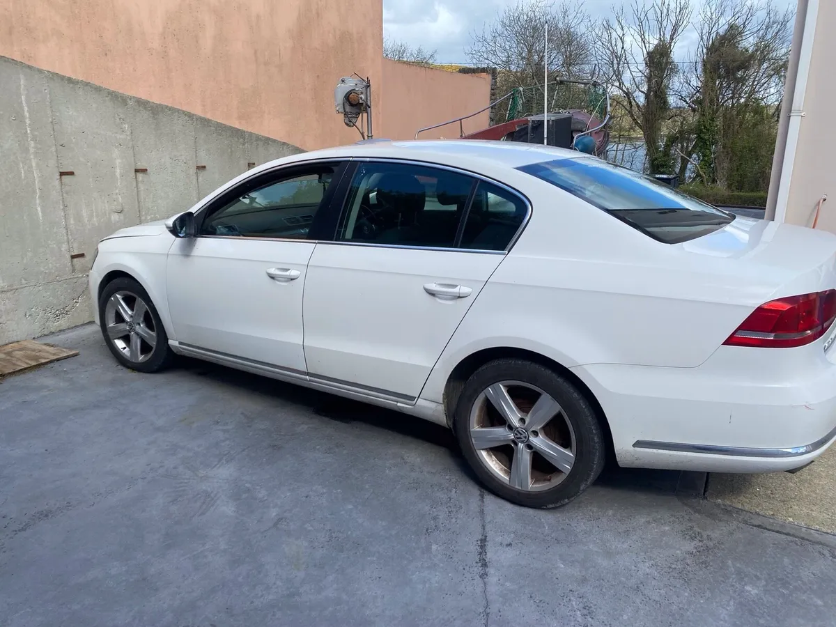 Volkswagen Passat - Image 4