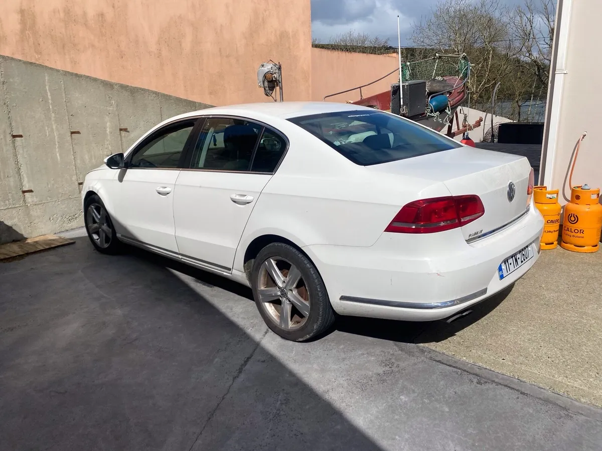 Volkswagen Passat - Image 2