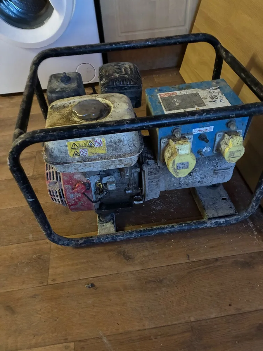 Honda generator and makita Consaw - Image 1