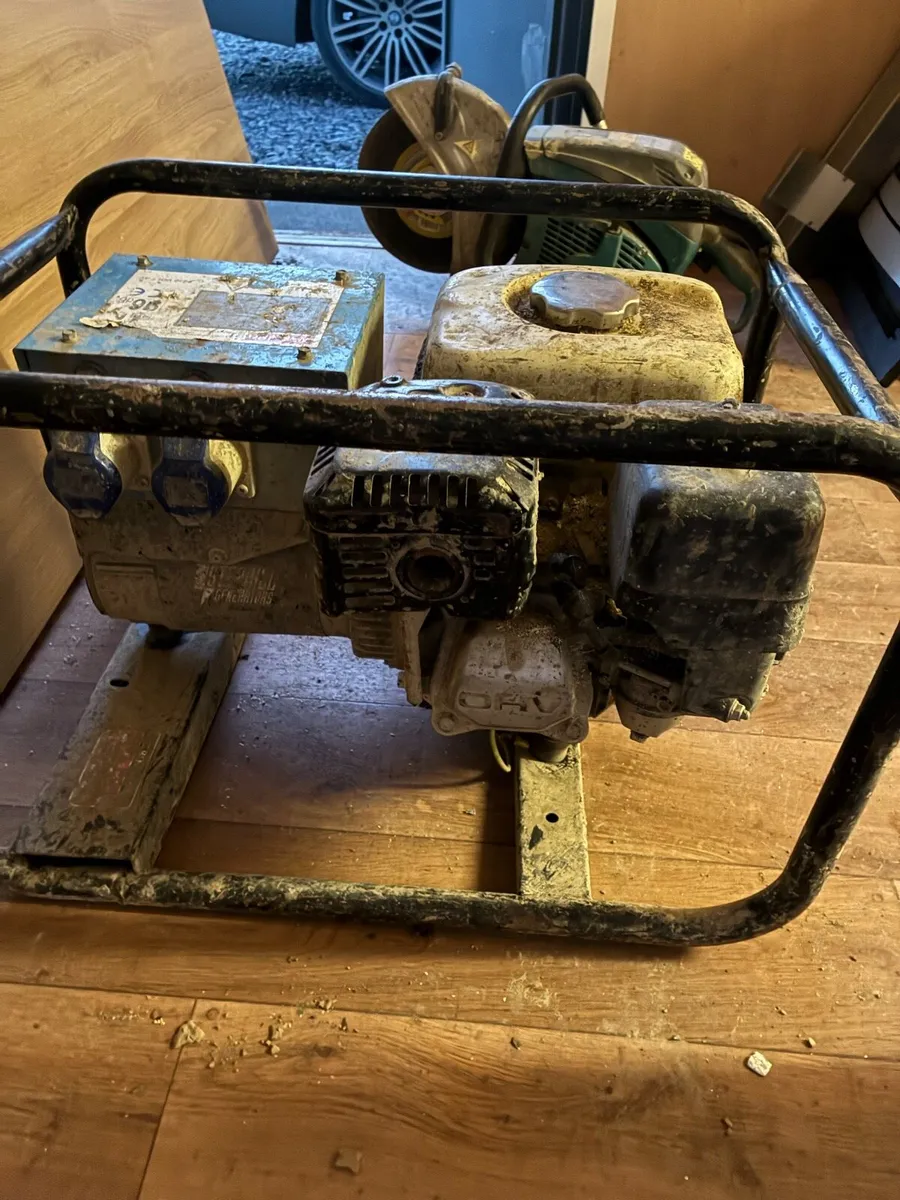 Honda generator and makita Consaw - Image 3