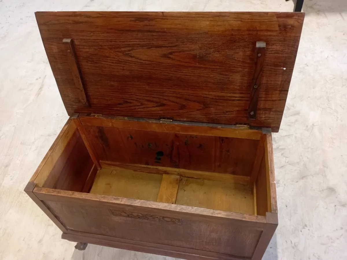 Old storage unit - Image 2