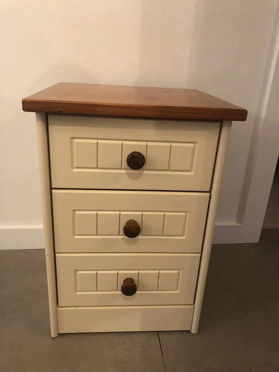 Desk and Lockers - Image 3