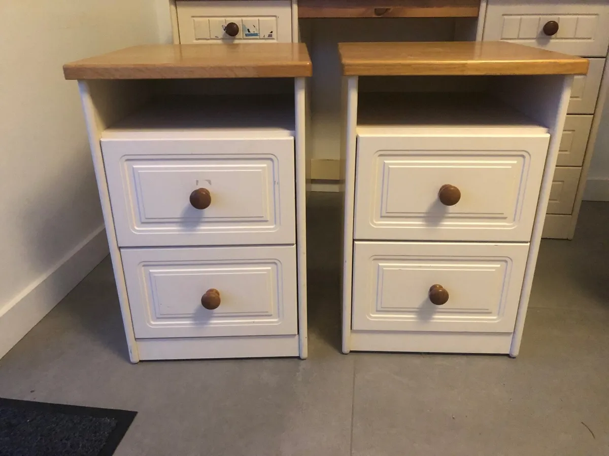 Desk and Lockers - Image 4