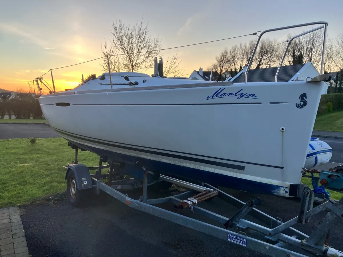 Beneateau first 21.7 sailing boat - Image 1