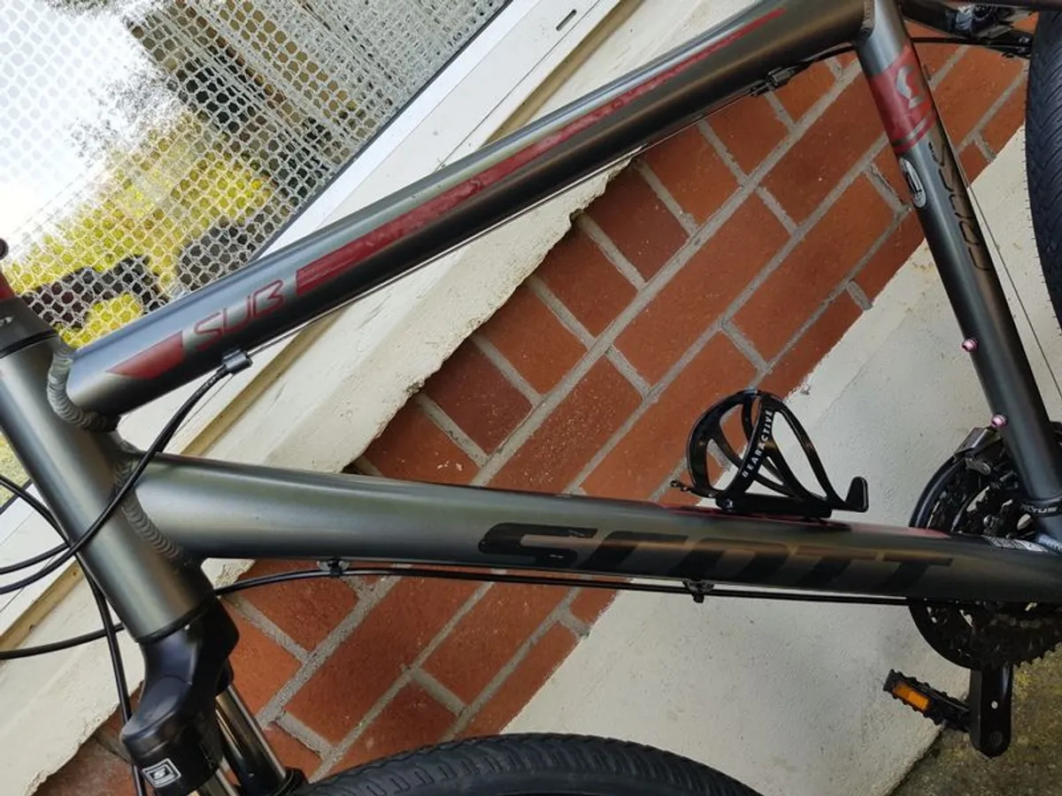 Bike Scott Cross Perfect Condition - Image 4