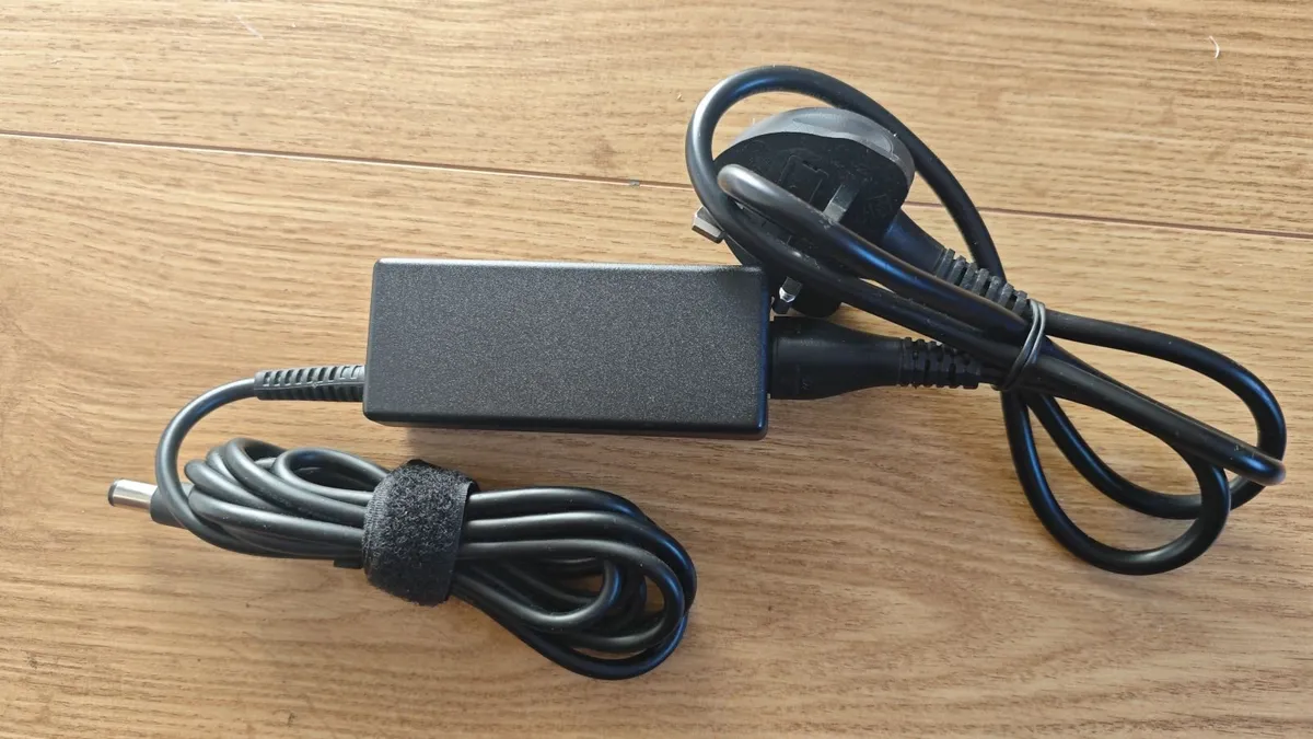 HP 45W 19.5V 2.31A Adapter Charger Power Supply - Image 1