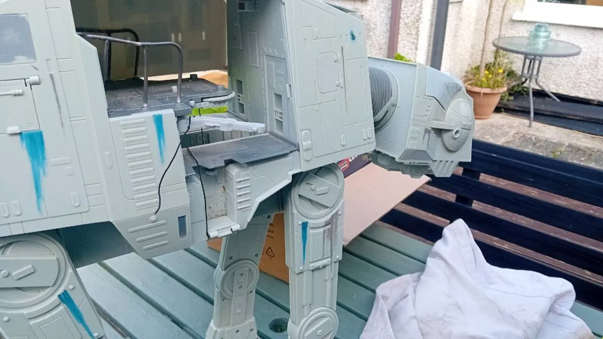 HASBRO 2010 AT AT - Image 2