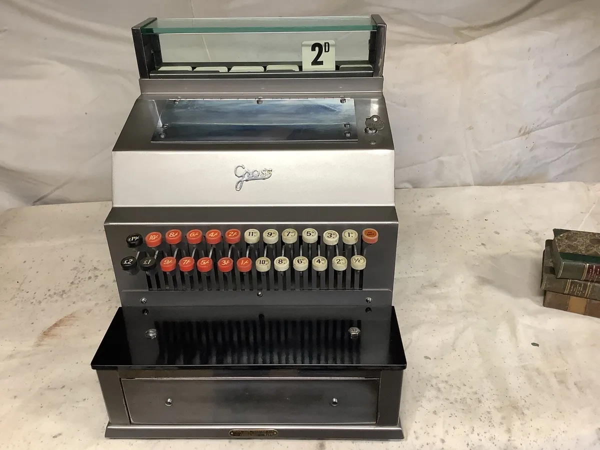 Vintage cash register - Image 1