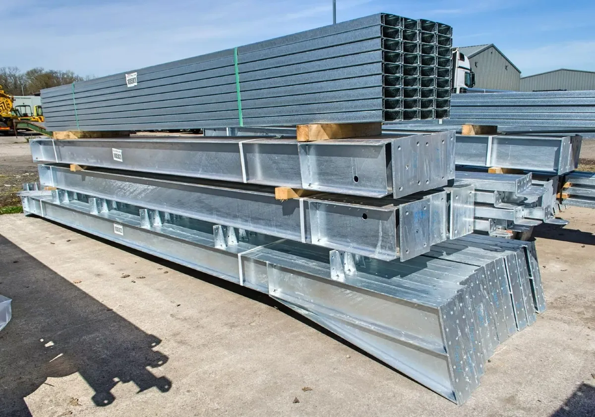 Unused 100ft x 50ft x 20ft fully galvanised steel - Image 1