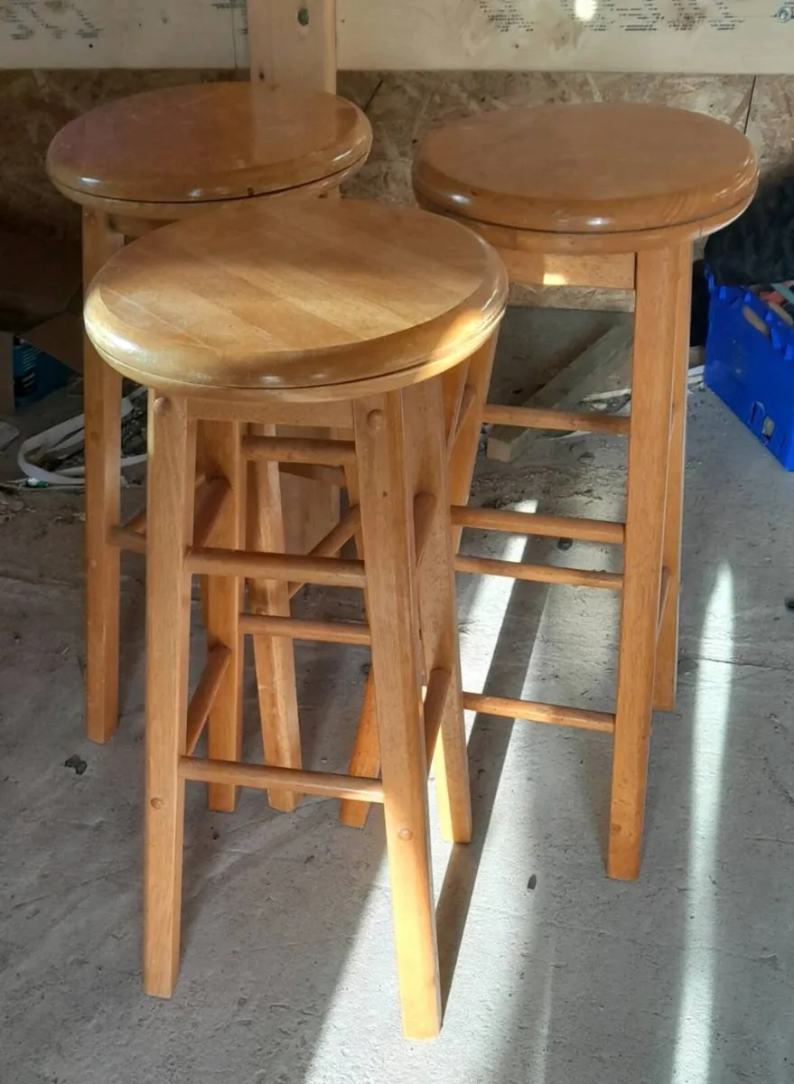 Bar stools / kitchen island stools - Image 1