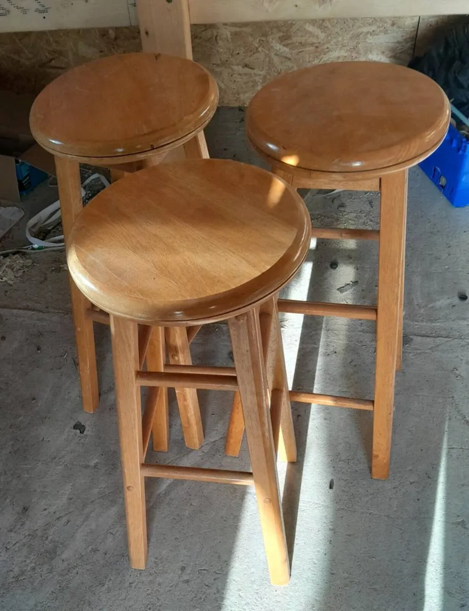 Bar stools / kitchen island stools - Image 2