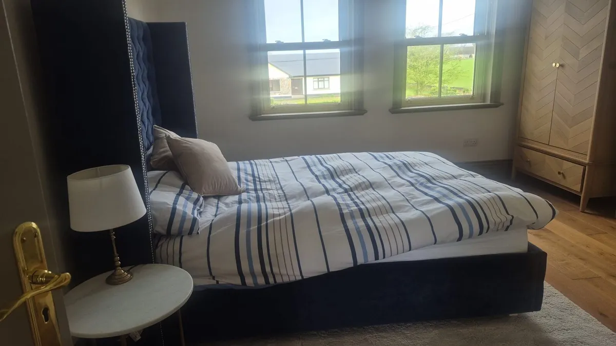 King size Upholstered Bed - Image 3