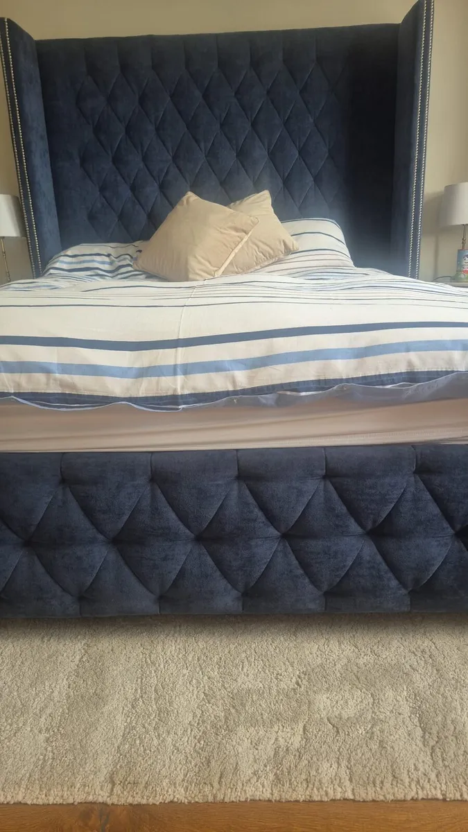 King size Upholstered Bed - Image 4
