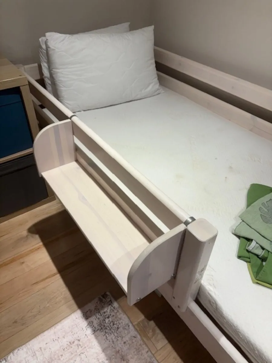 Flexa Childrens Bed - Image 1