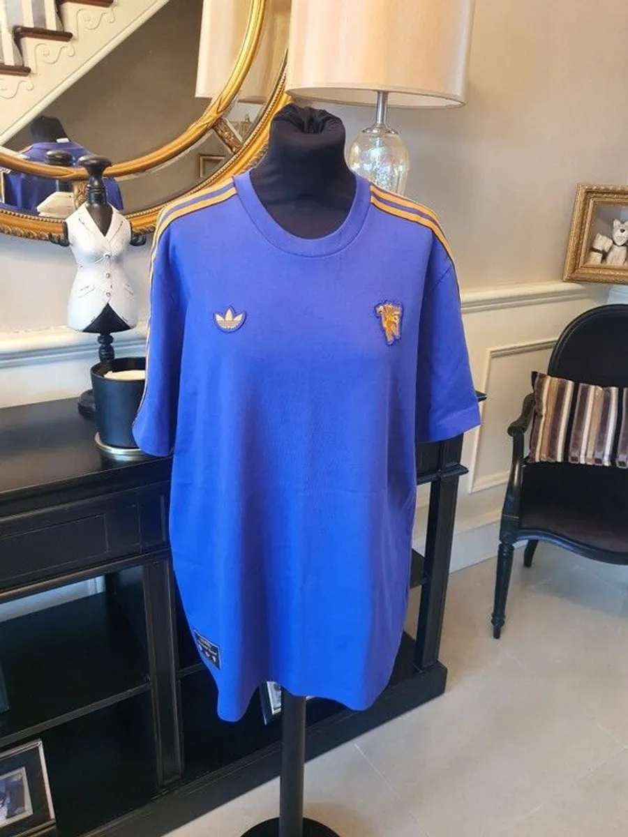 Manchester United FC Icon T-Shirt - Image 4