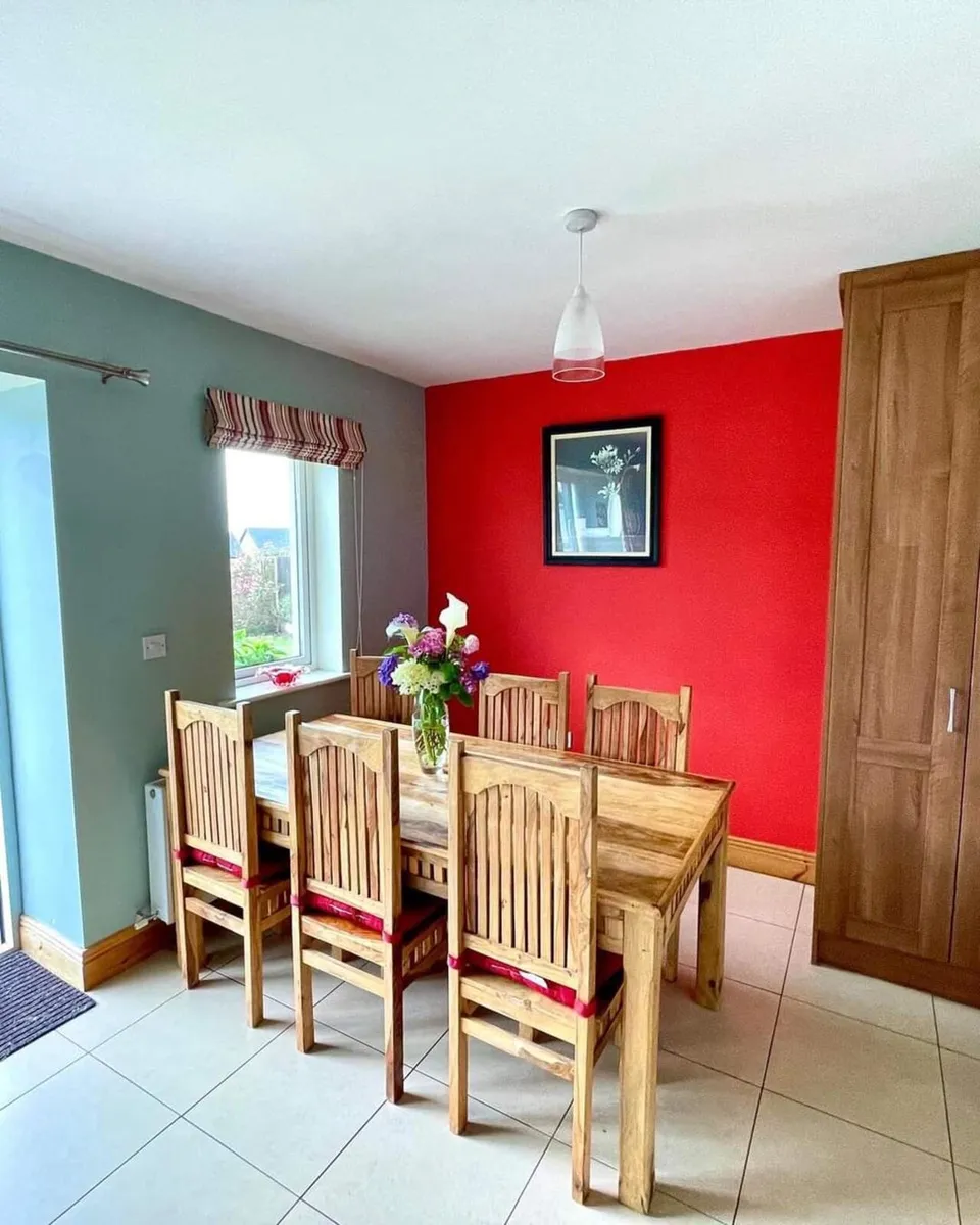 Dining Table and 6 chairs - Image 1