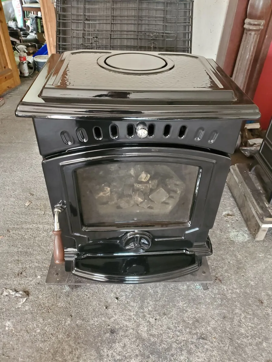 Black Enamel Stanley tara oil stove refurbished - Image 3