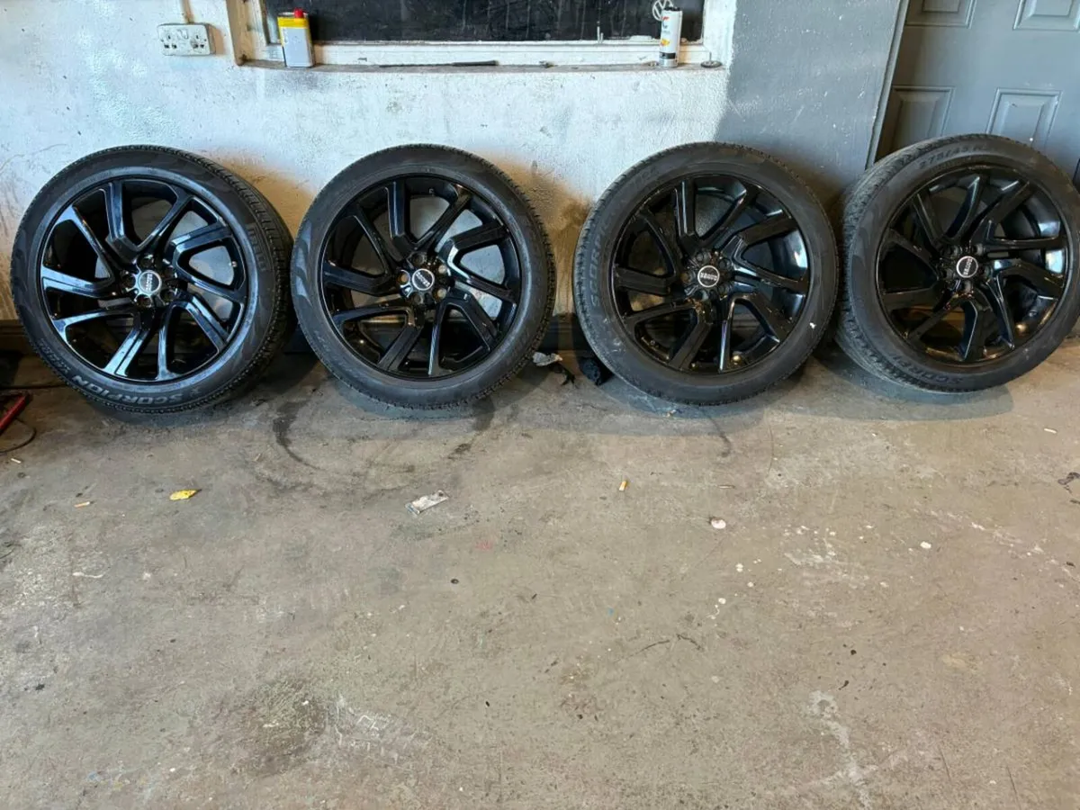 Range Rover Alloys - Image 1