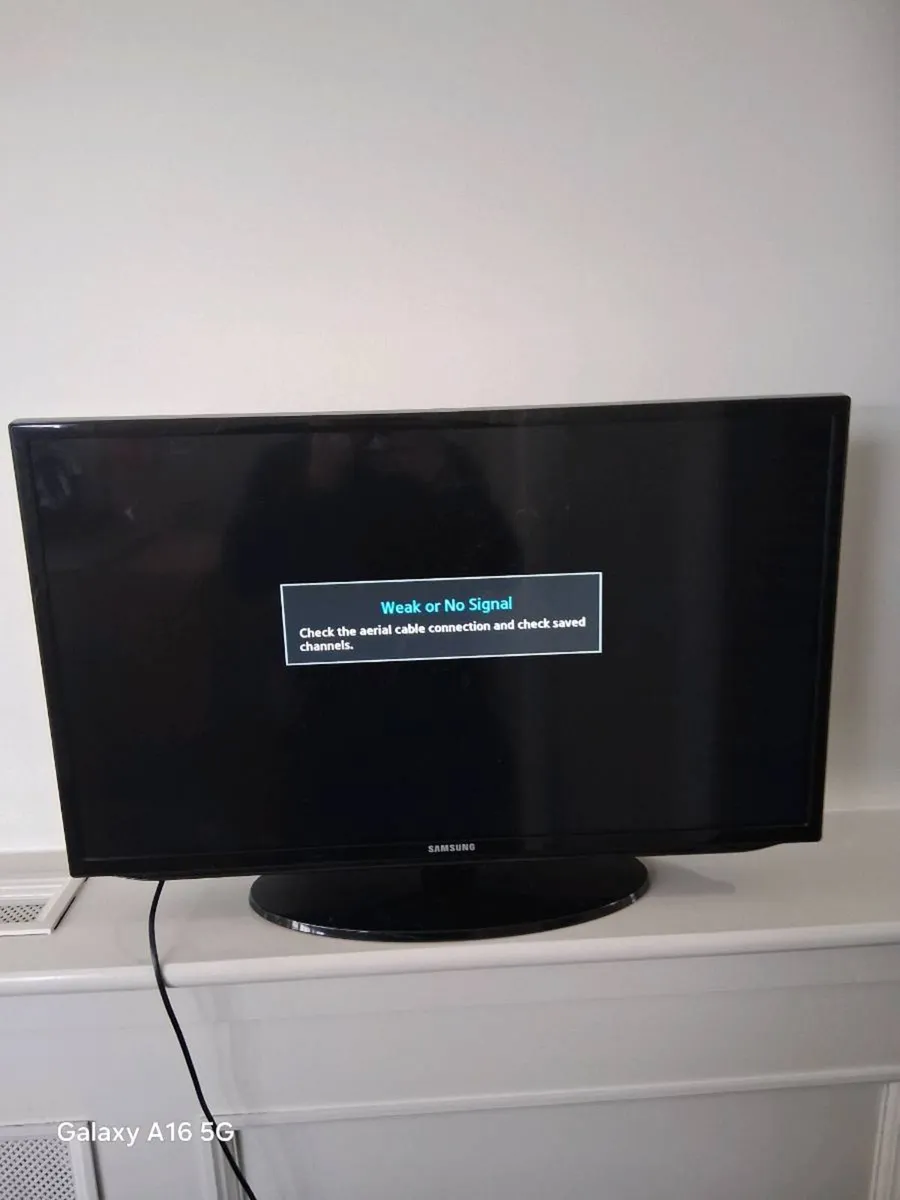 33 inch tv - Image 1