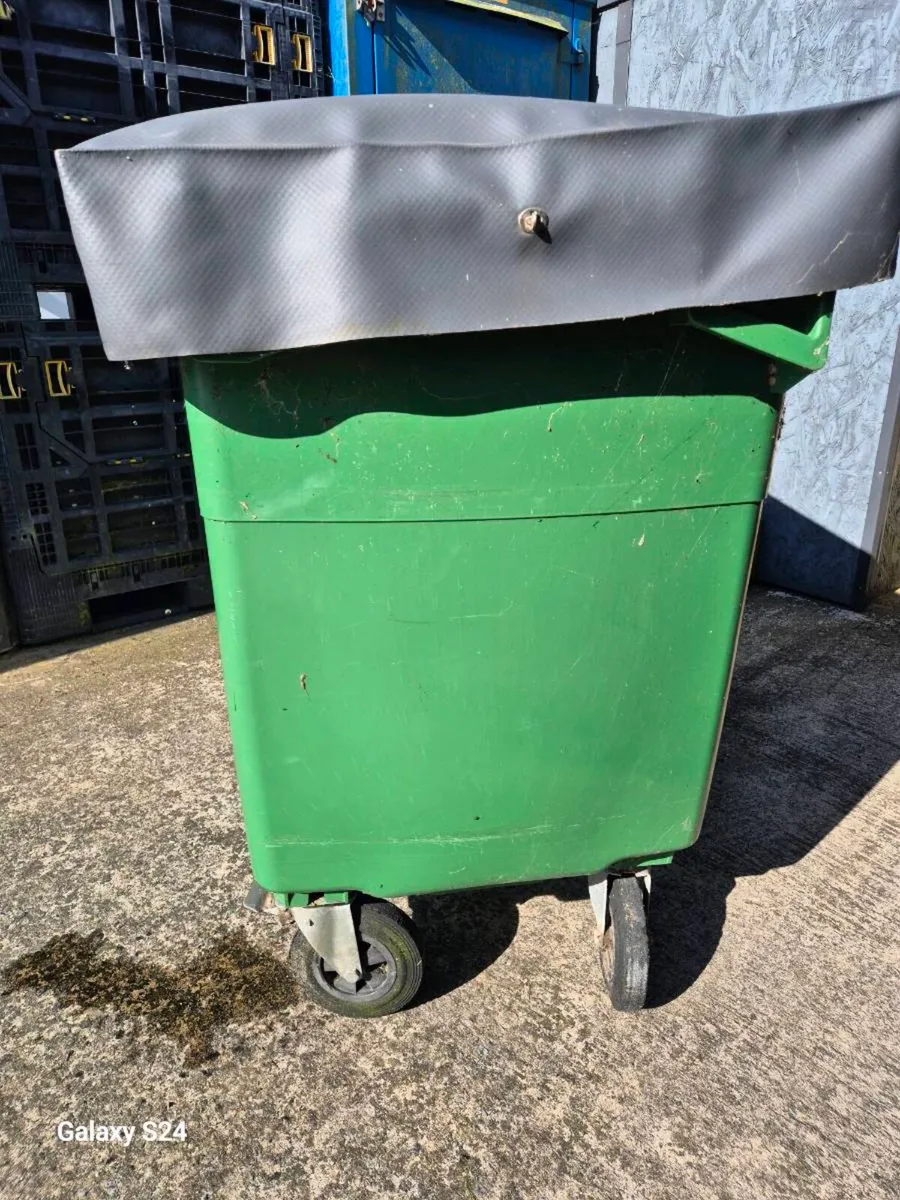 Wheeled bin - Image 2