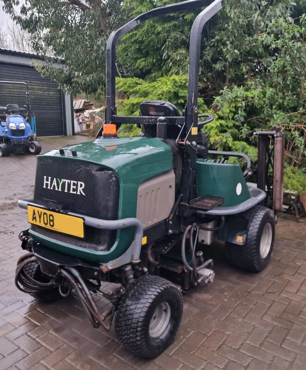 Hayter 35hp diesel reel ride on mower lawnmower - Image 2