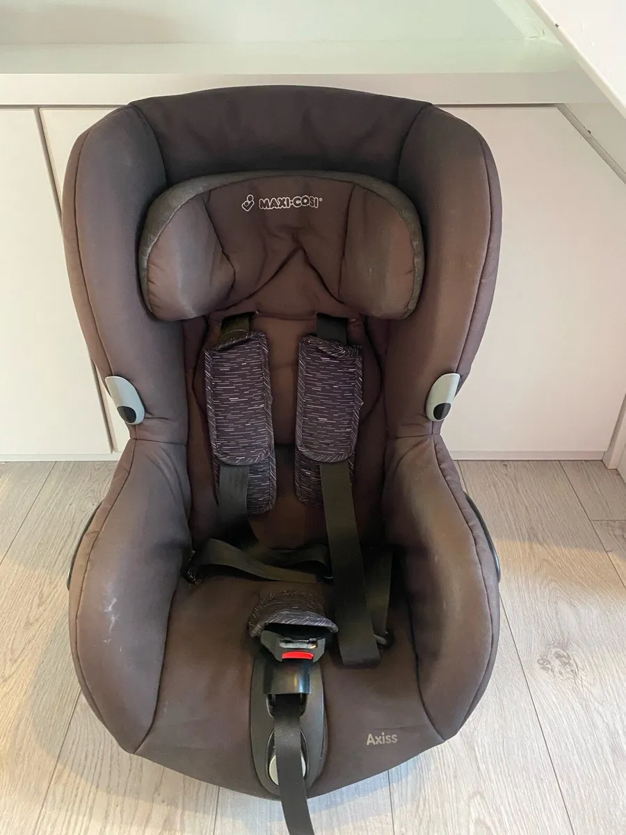 Maxi cosi axiss car seat