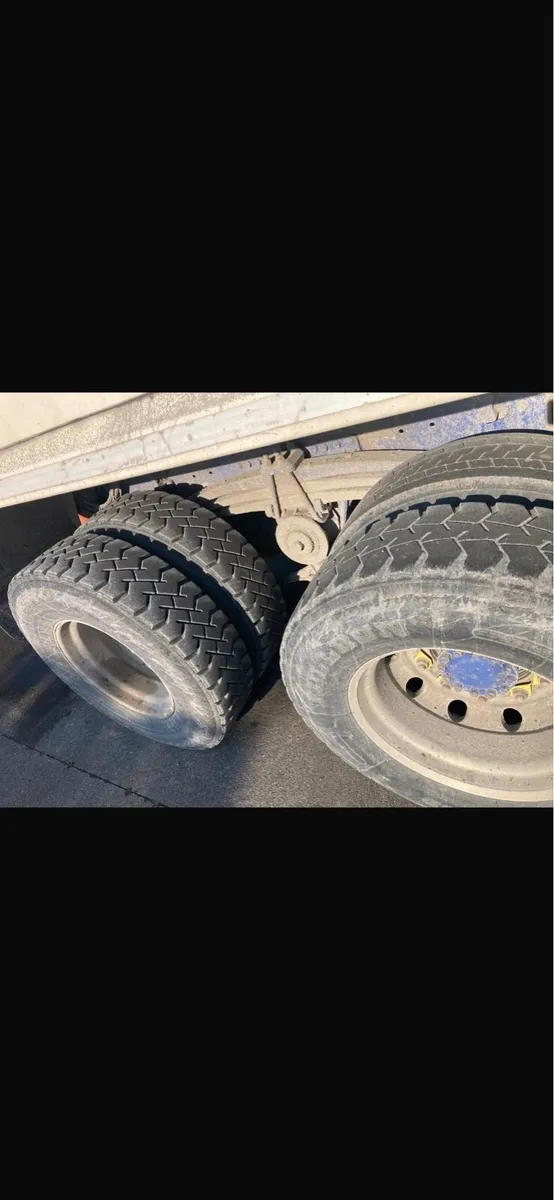 Volvo FM410 8x4 tipper - Image 4