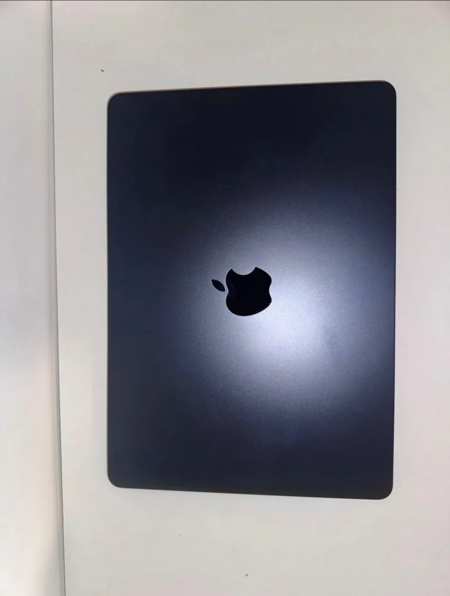MacBook Air 13" (2024) - M3 Chip, 16GB RAM - Image 1