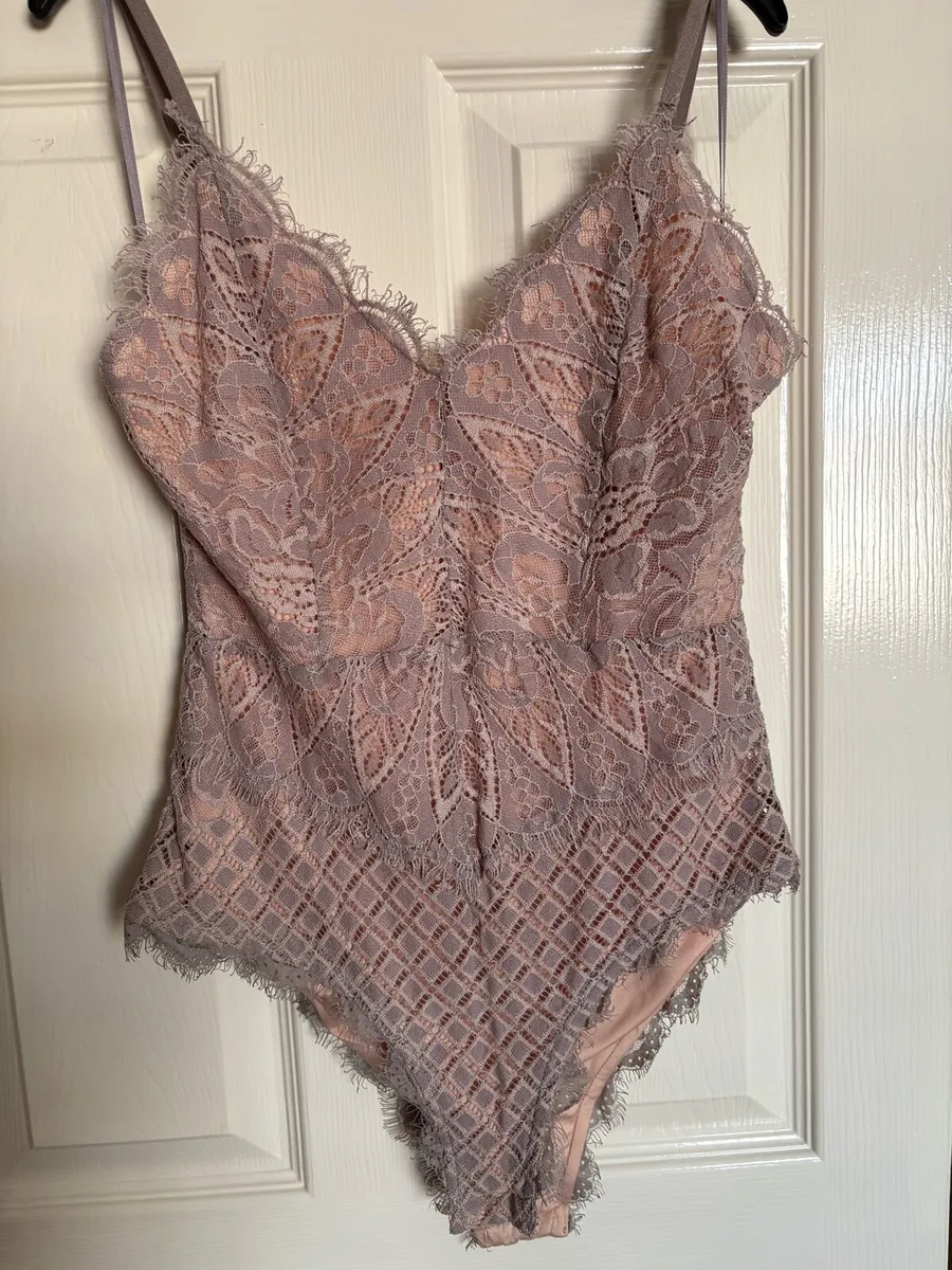 Ladies - Image 2