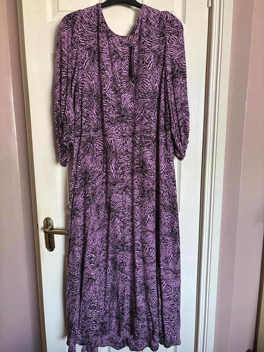 Ladies dress - Image 1