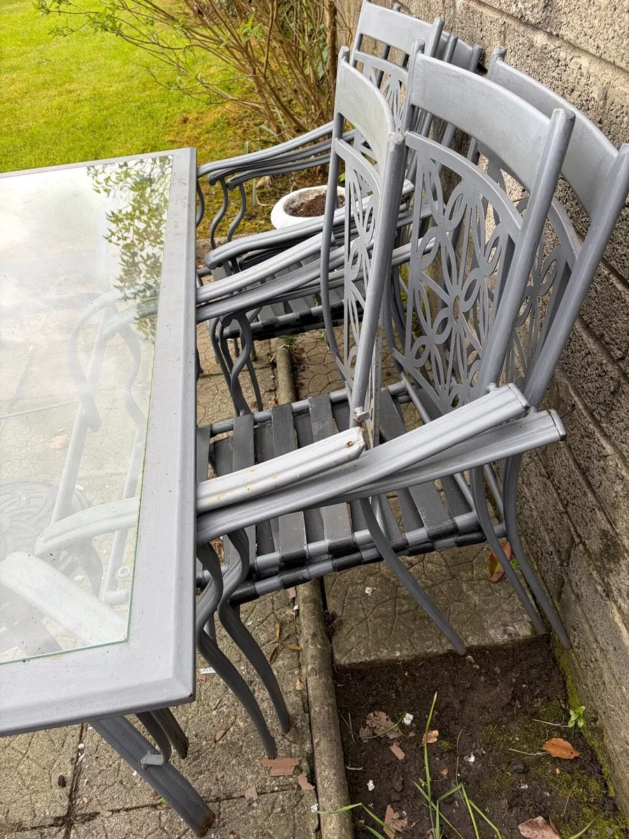 Garden table and chairs - Image 3