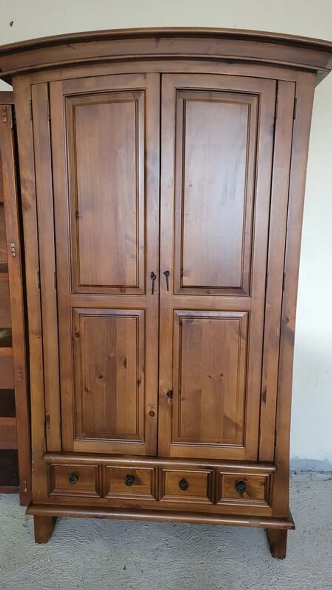 Solid wood Wardrobe - Image 1