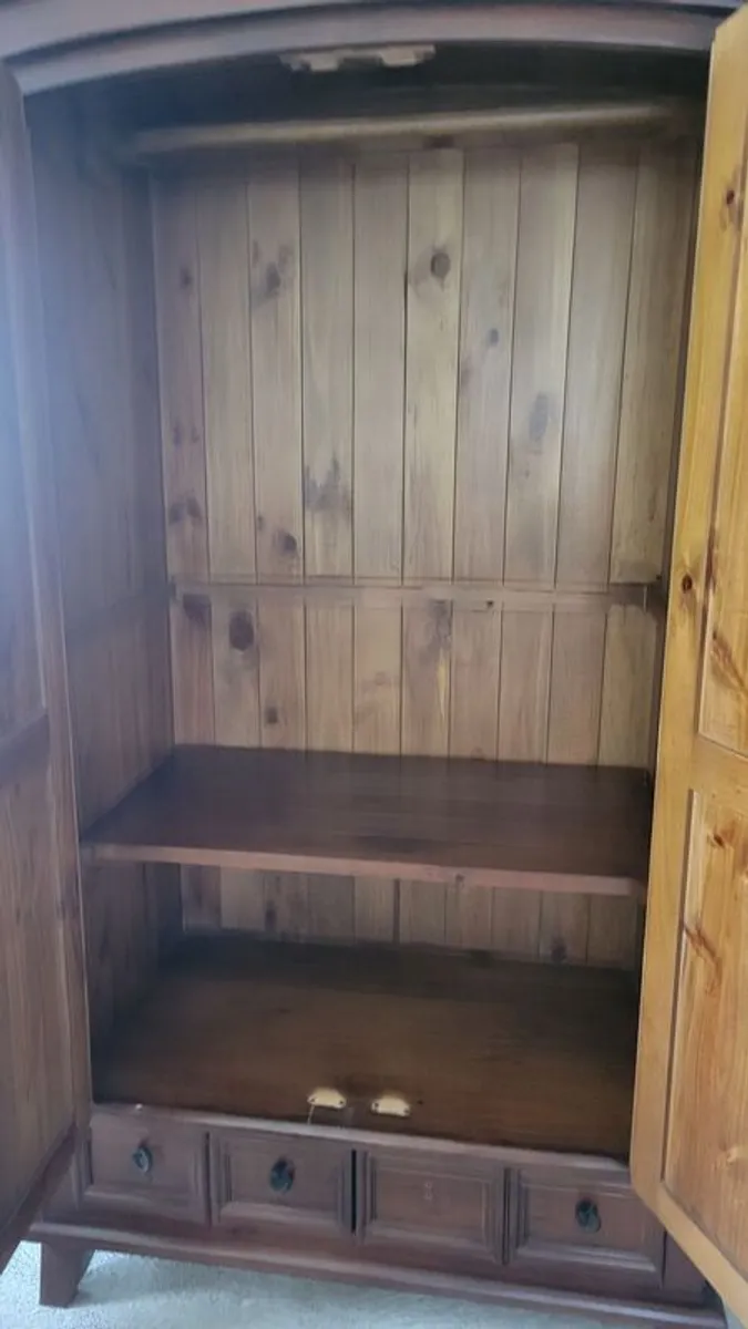 Solid wood Wardrobe - Image 3