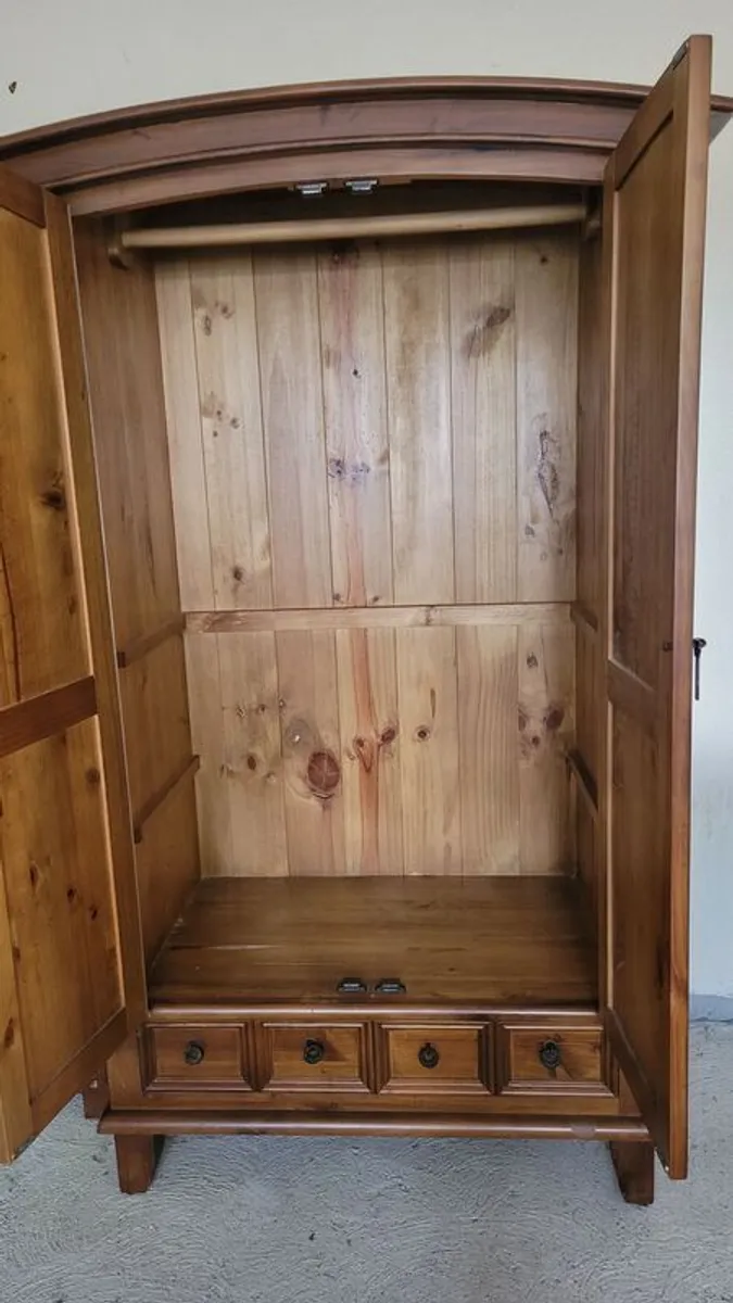 Solid wood Wardrobe - Image 4