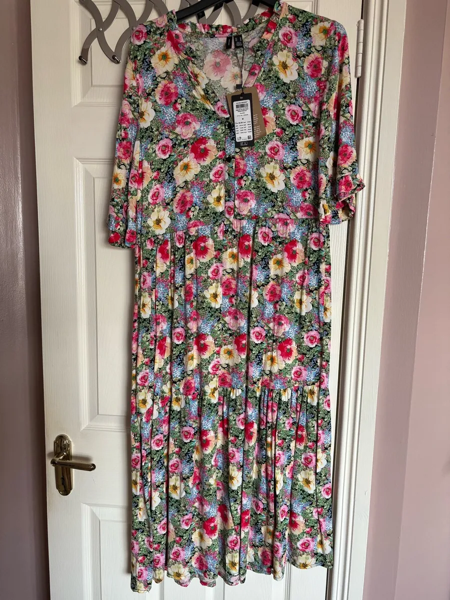 Ladies dress - Image 1