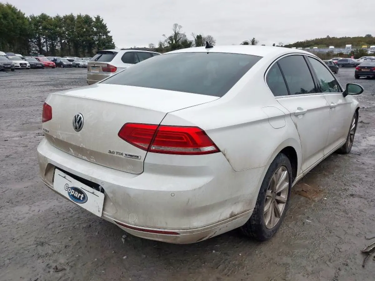 2015 Volkswagen Passat BREAKING / PARTS - Image 3