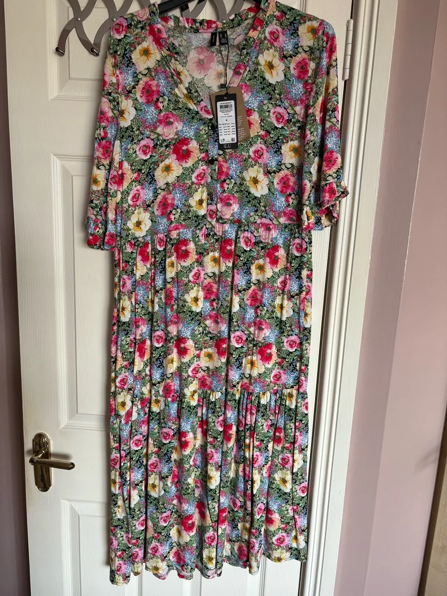Ladies dress - Image 2