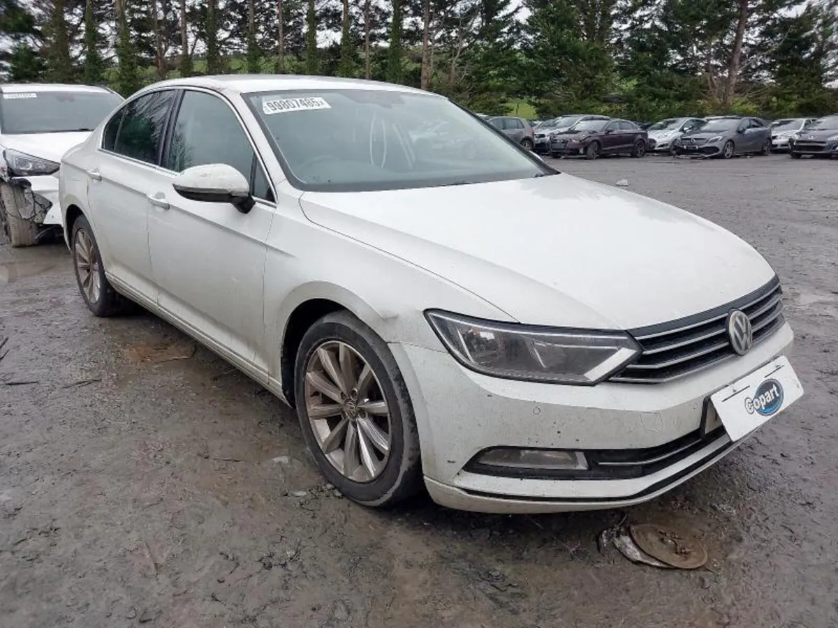 2015 Volkswagen Passat BREAKING / PARTS - Image 2