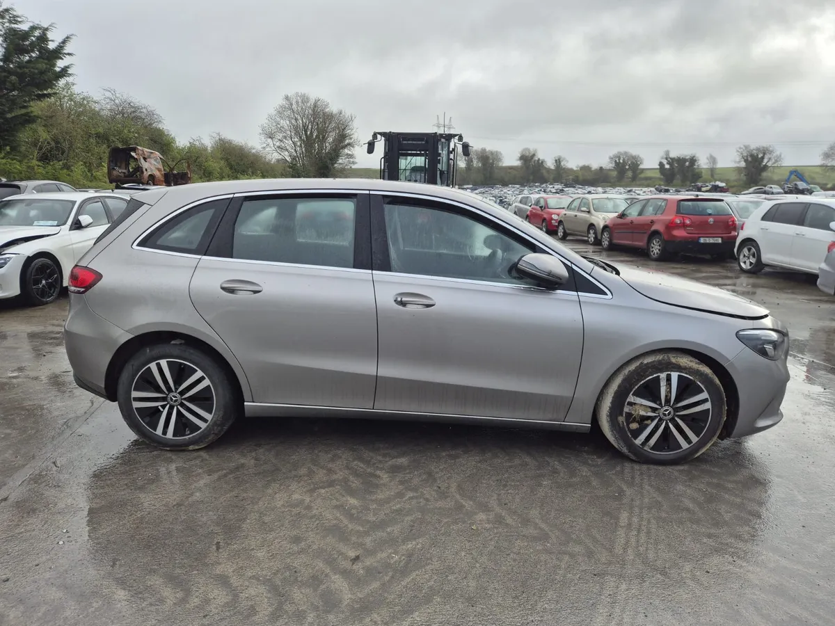 2021 Mercedes B-Class *For parts* - Image 3