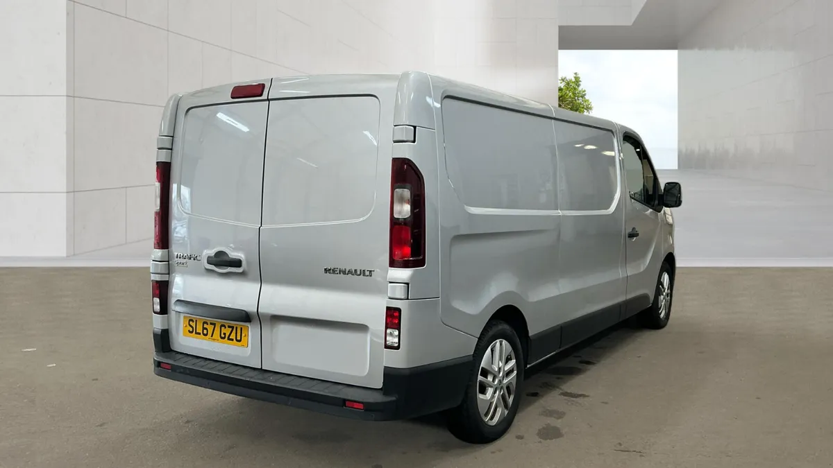 Renault Trafic SPORT - Image 4