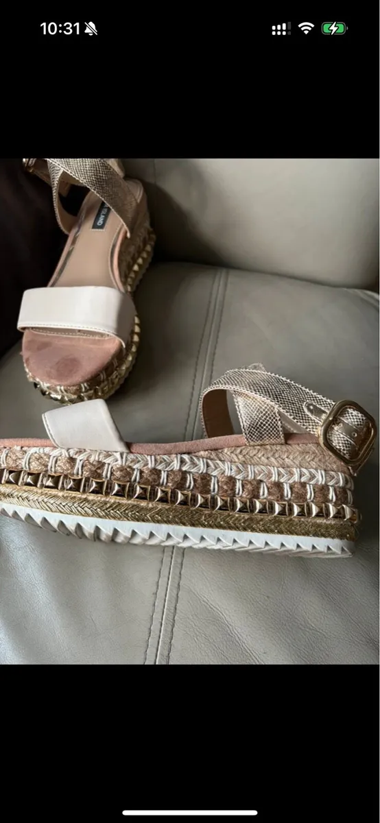 Ladies sandals - Image 2