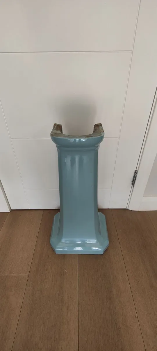 Retro 1950s Bathroom sinks - Image 3