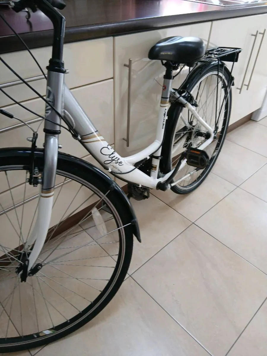 LADIES BIKE 28 INCH WHEELS NEW - Image 2