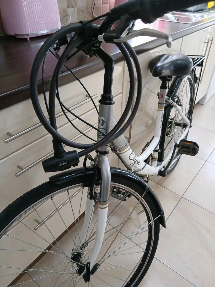 LADIES BIKE 28 INCH WHEELS NEW - Image 4