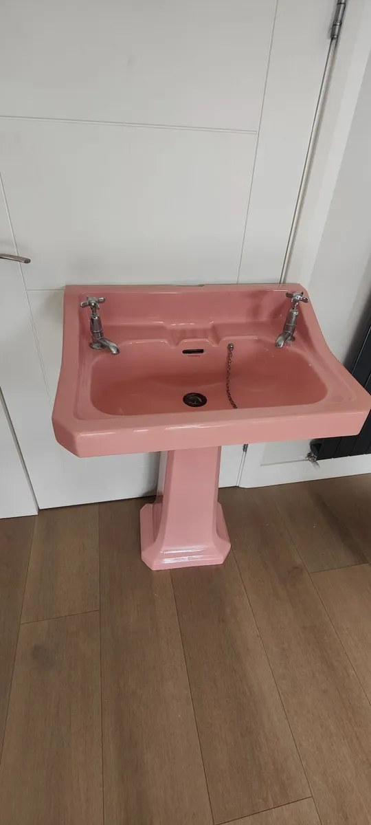 Retro 1950s Bathroom sinks - Image 1