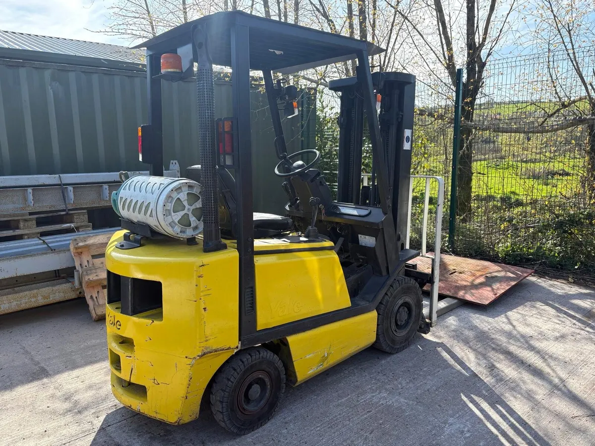 Forklift - Image 4
