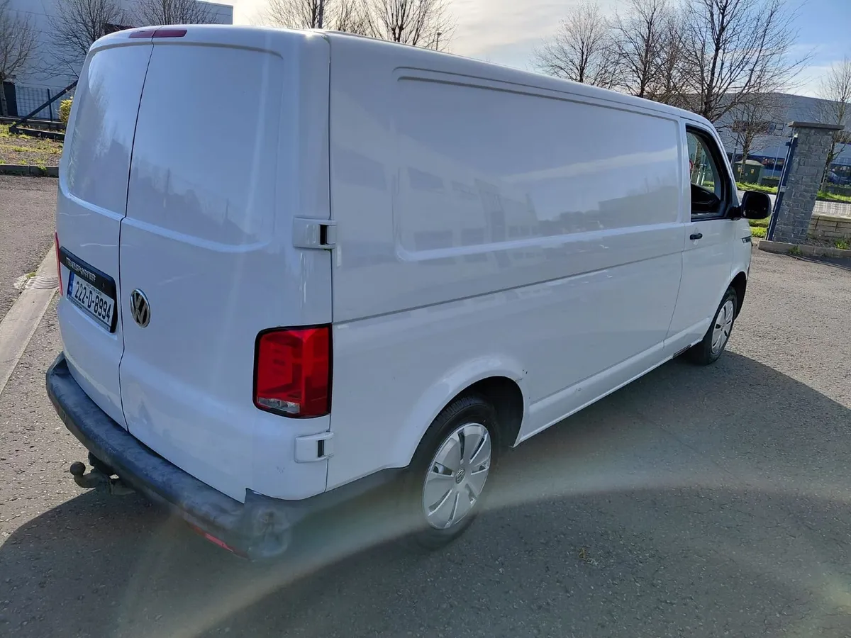 Volkswagen Transporter 2022 - Image 2