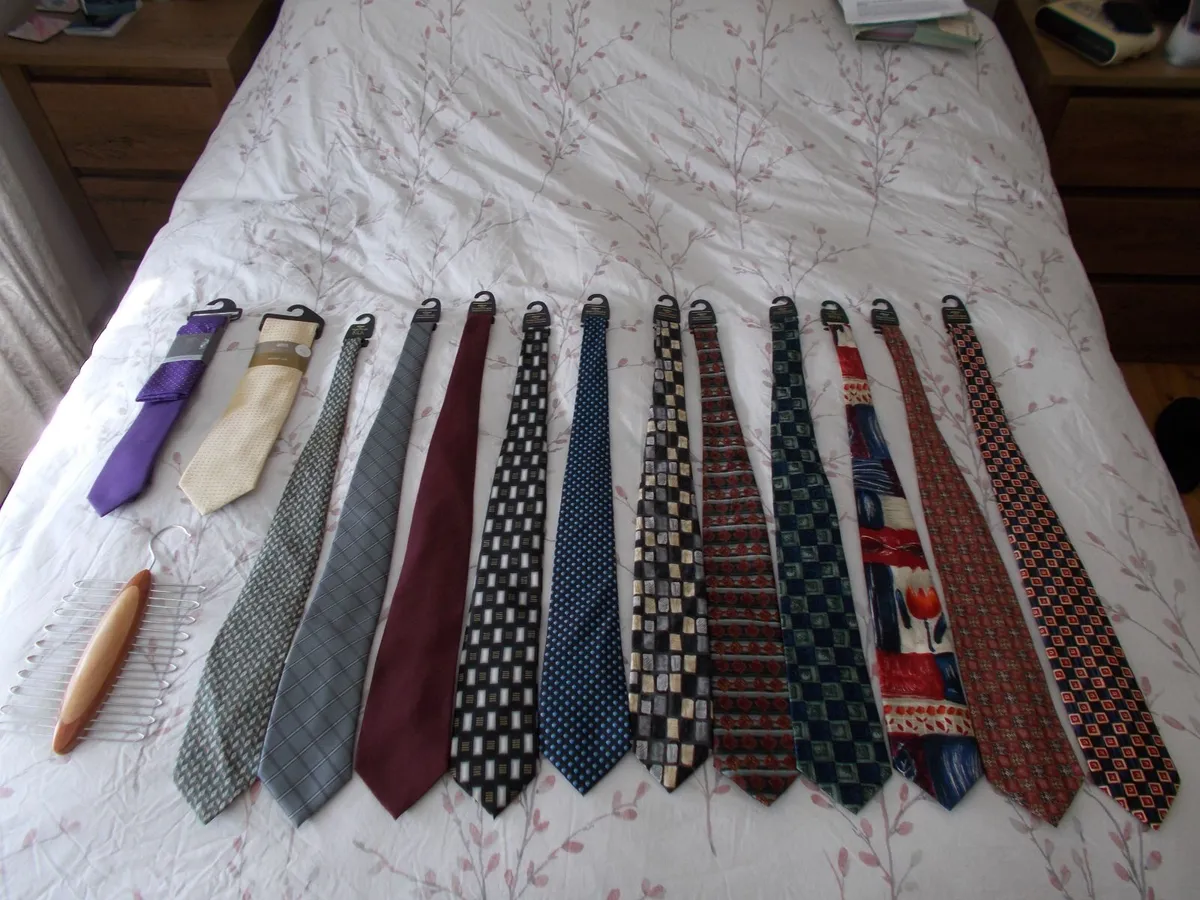 Lot of 24 Men's Ties  ***All New*** - Image 1