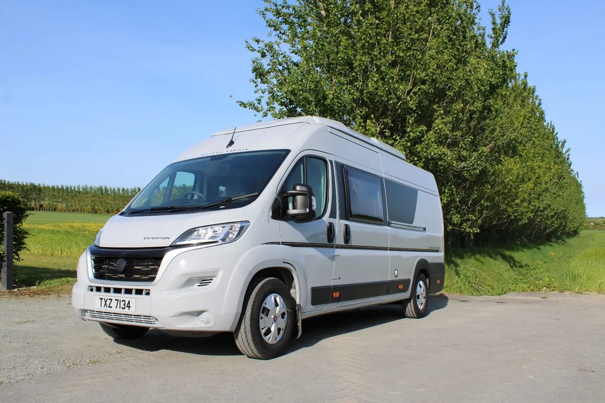 2024 AutoTrail Expedition 68 Pop Up Roof 2/4 Berth - Image 2