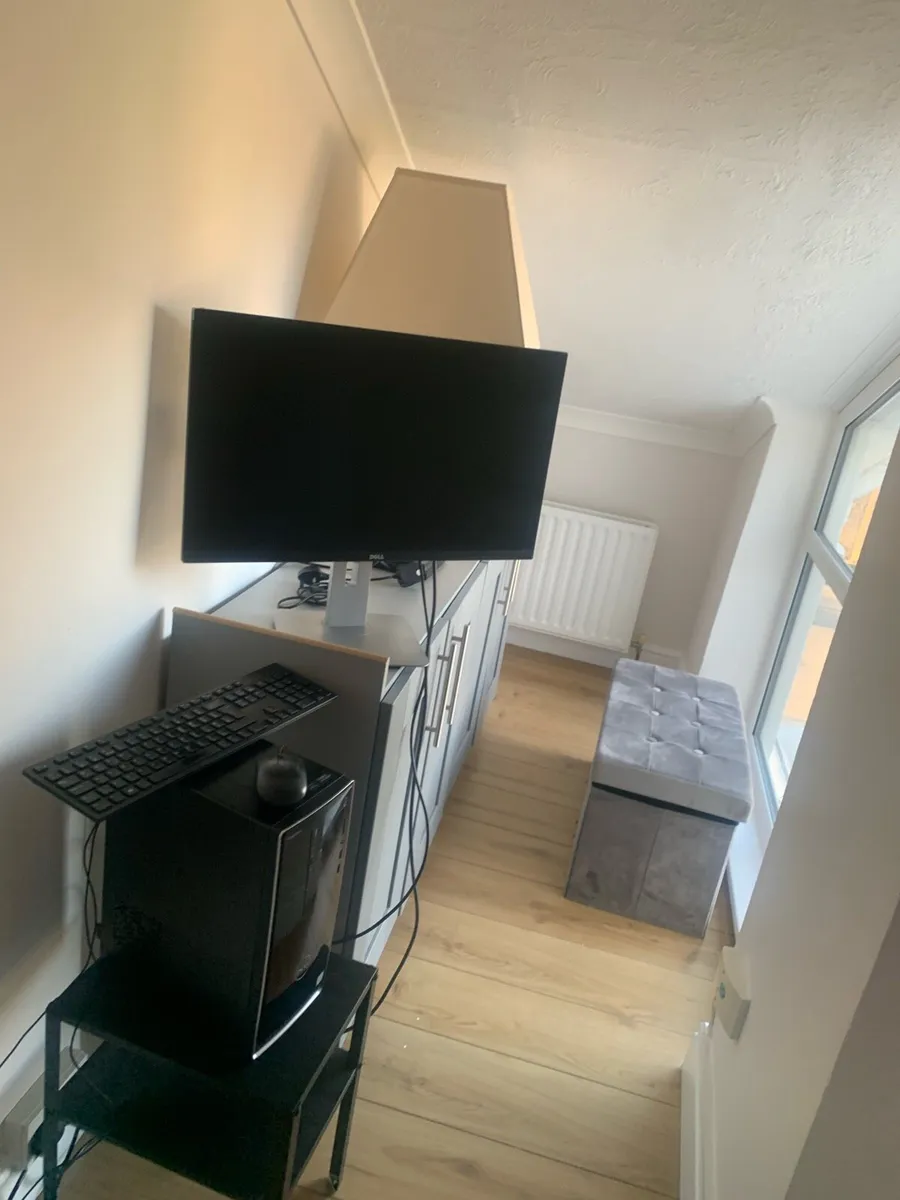 Dell Computer - Image 1